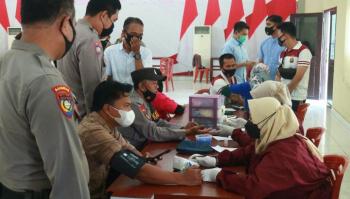 Ratusan Personil Polres  dan Bhayangkari Donor Darah Menyambut Hari Bhayangkara ke-75 bulan Juli Mendatang